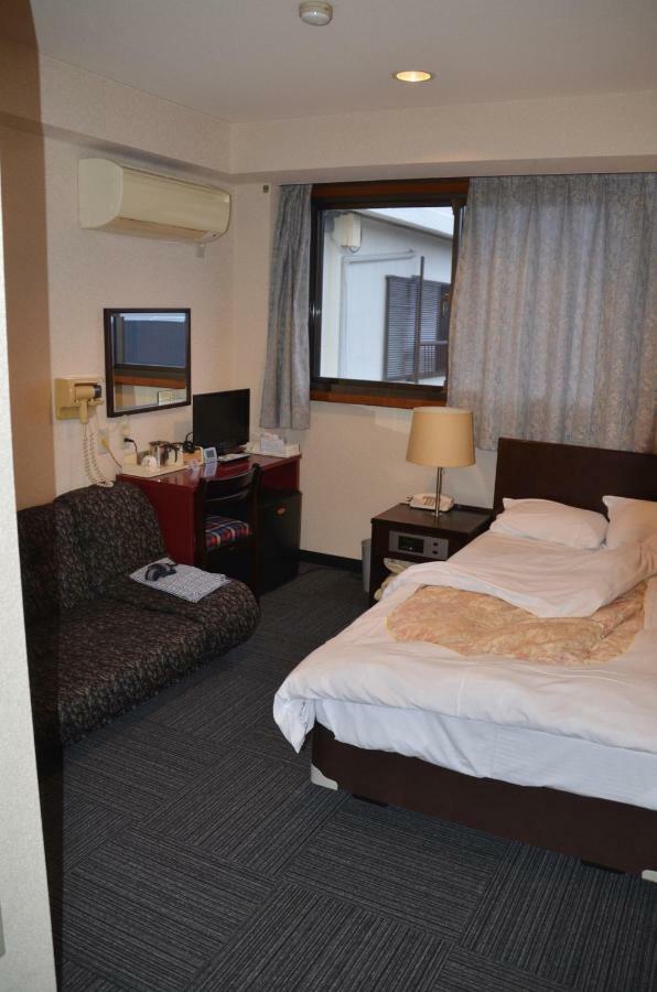 Business Hotel Top Inn Kagurano Wakayama Bagian luar foto