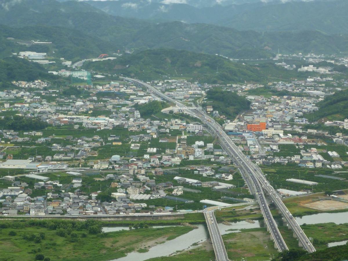 Business Hotel Top Inn Kagurano Wakayama Bagian luar foto