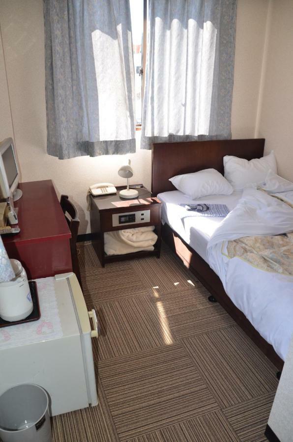 Business Hotel Top Inn Kagurano Wakayama Bagian luar foto