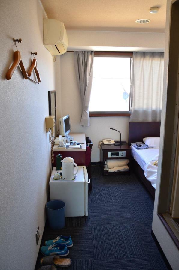 Business Hotel Top Inn Kagurano Wakayama Bagian luar foto