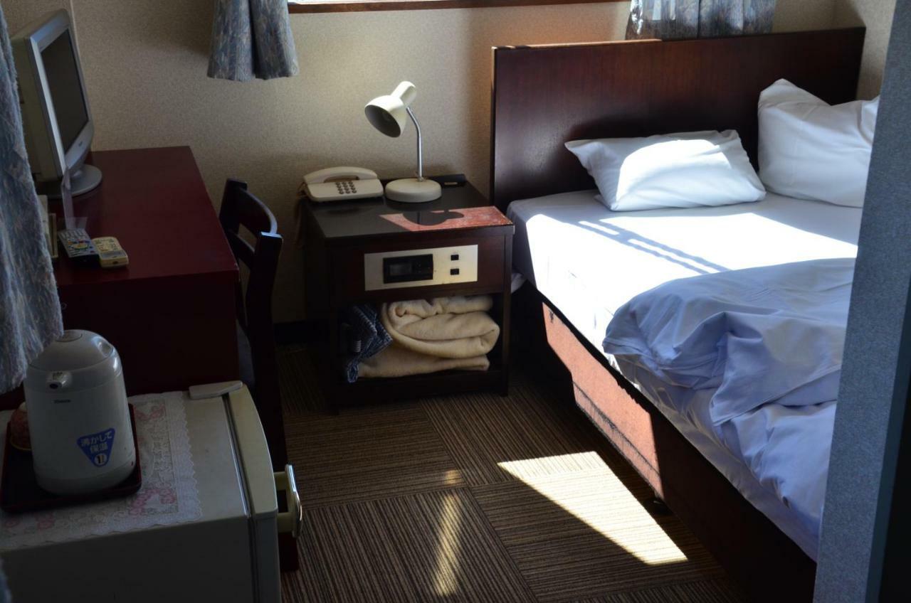 Business Hotel Top Inn Kagurano Wakayama Bagian luar foto