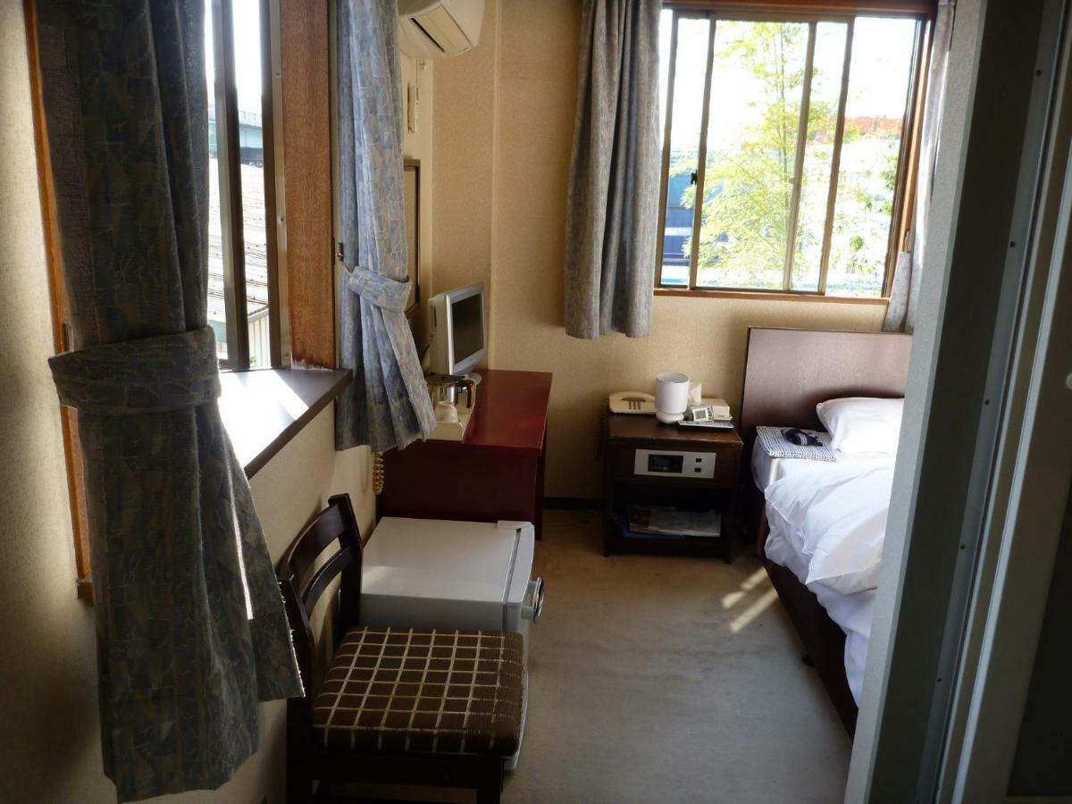 Business Hotel Top Inn Kagurano Wakayama Bagian luar foto